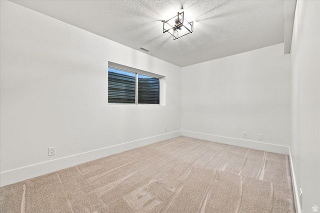 8921 S SOMERTON CIR, Sandy, UT 84093