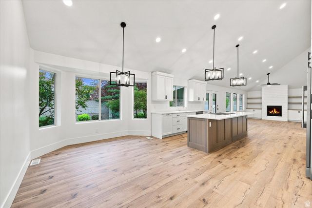8921 S SOMERTON CIR, Sandy, UT 84093