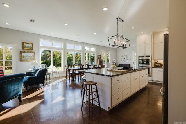 1082 Snow Creek, Alexander, AR 72002