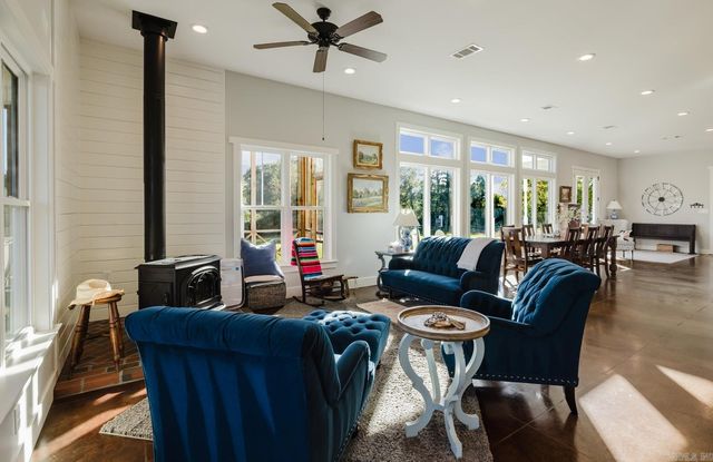 1082 Snow Creek, Alexander, AR 72002