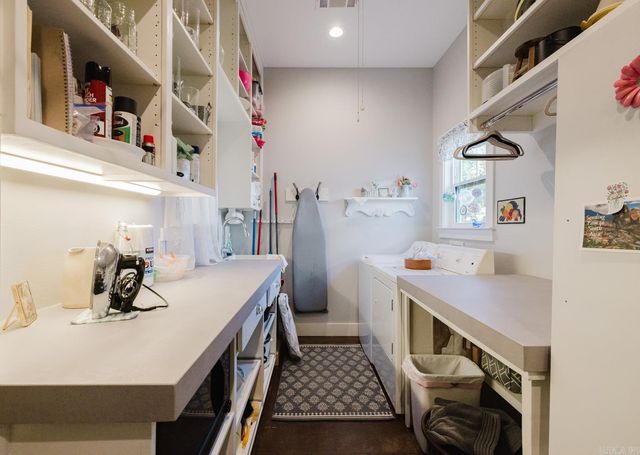 1082 Snow Creek, Alexander, AR 72002