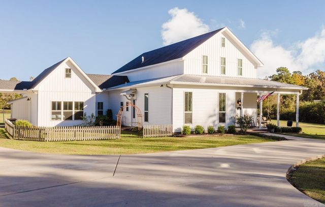 1082 Snow Creek, Alexander, AR 72002