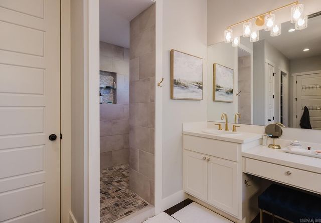 1082 Snow Creek, Alexander, AR 72002