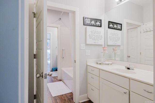 1082 Snow Creek, Alexander, AR 72002