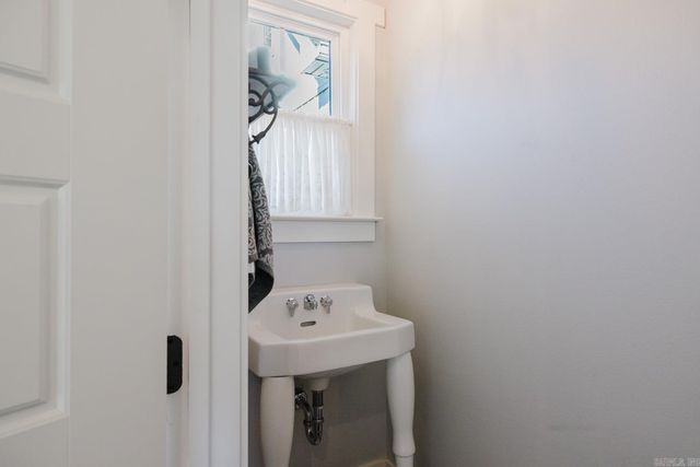 1082 Snow Creek, Alexander, AR 72002