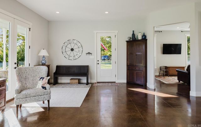 1082 Snow Creek, Alexander, AR 72002