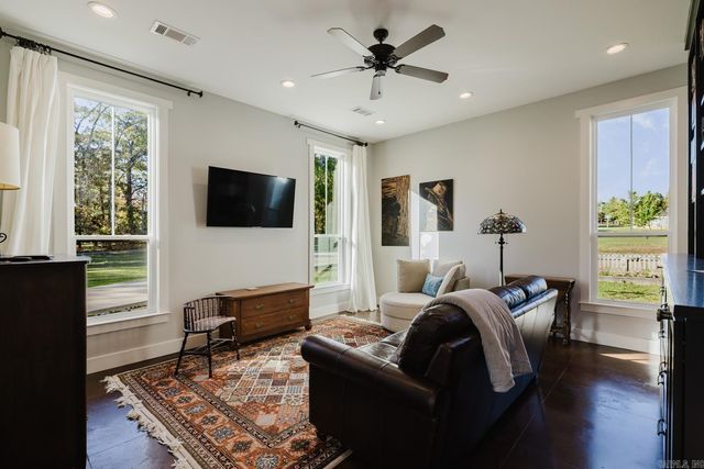 1082 Snow Creek, Alexander, AR 72002