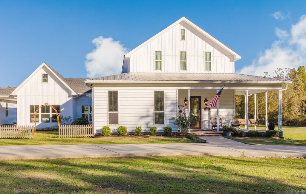 1082 Snow Creek, Alexander, AR 72002