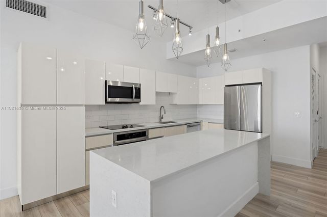 101 Diplomat Pkwy 1409, Hallandale Beach, FL 33009