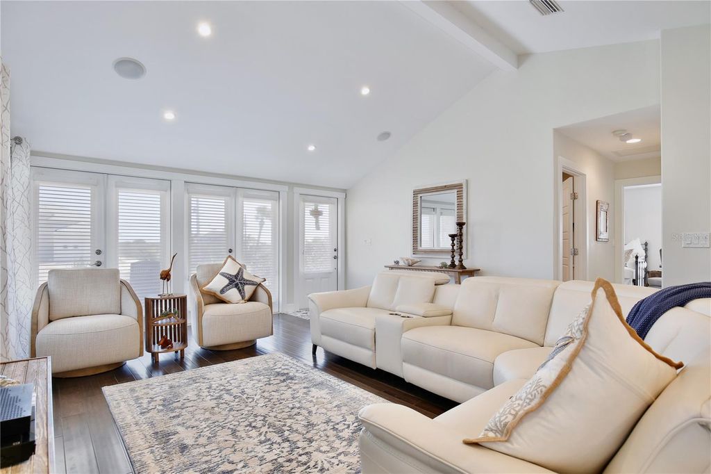 Image 15 of property listing at 210 N RIVERSIDE DRIVE, Edgewater, FL 32132