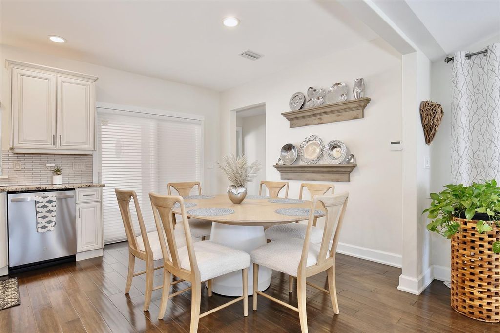 Image 19 of property listing at 210 N RIVERSIDE DRIVE, Edgewater, FL 32132