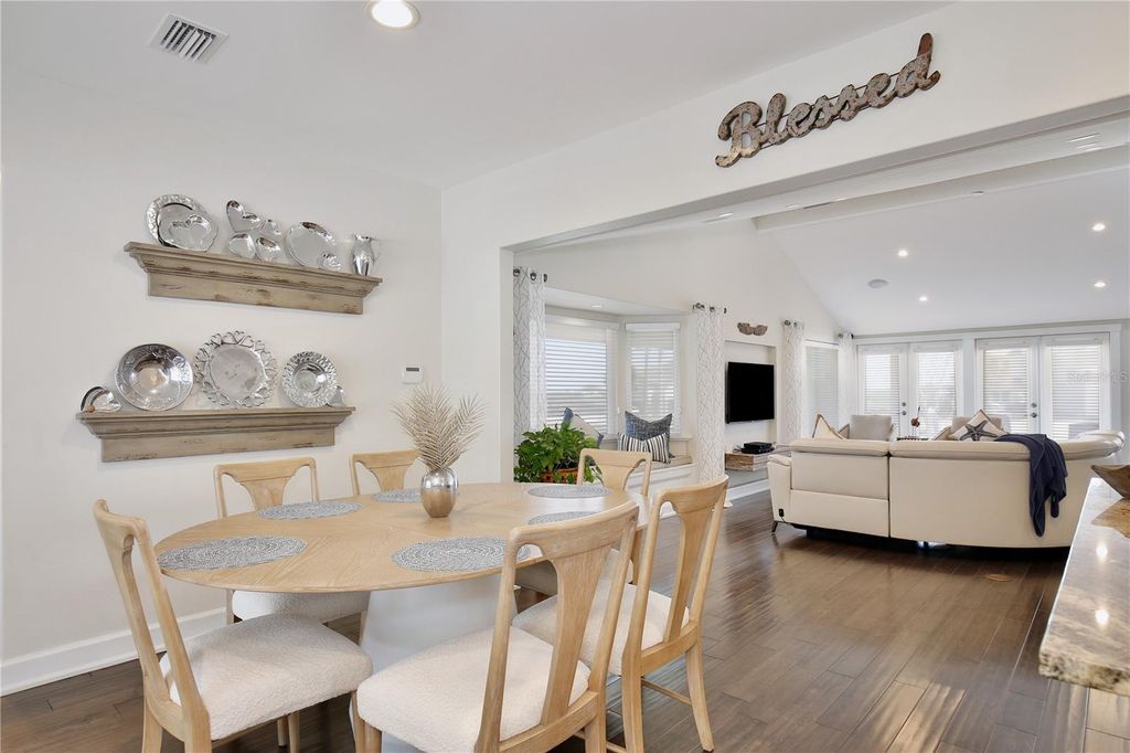 Image 20 of property listing at 210 N RIVERSIDE DRIVE, Edgewater, FL 32132