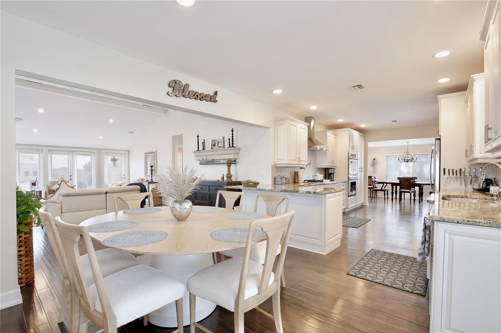 Image 21 of property listing at 210 N RIVERSIDE DRIVE, Edgewater, FL 32132