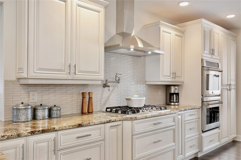 Image 26 of property listing at 210 N RIVERSIDE DRIVE, Edgewater, FL 32132