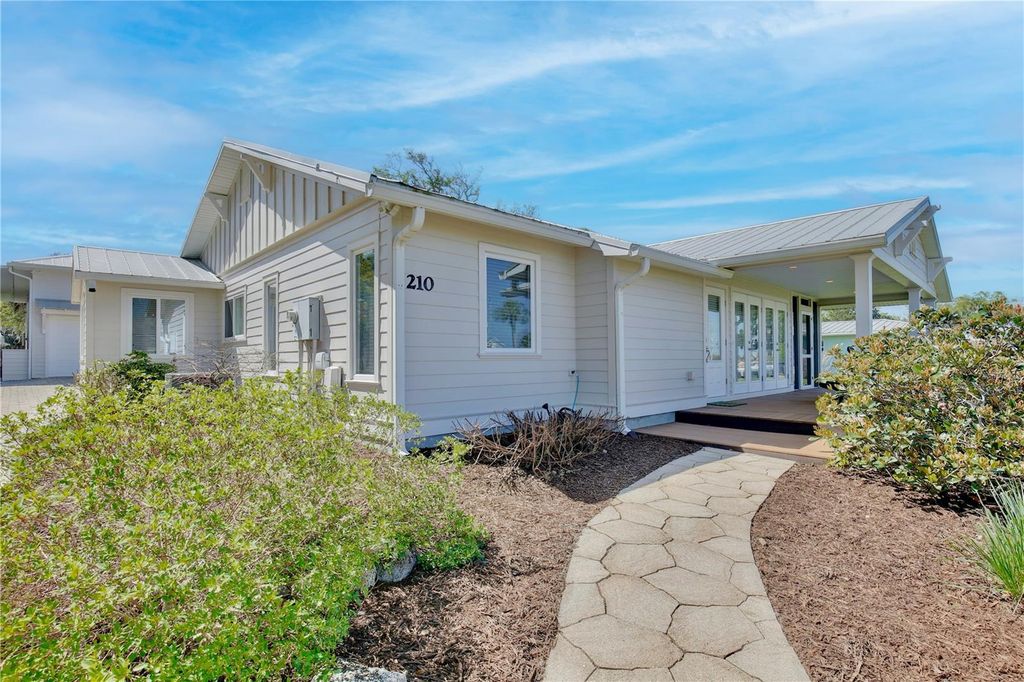 Image 4 of property listing at 210 N RIVERSIDE DRIVE, Edgewater, FL 32132