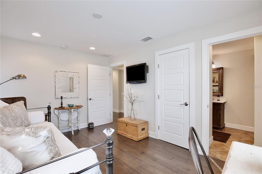 Image 43 of property listing at 210 N RIVERSIDE DRIVE, Edgewater, FL 32132