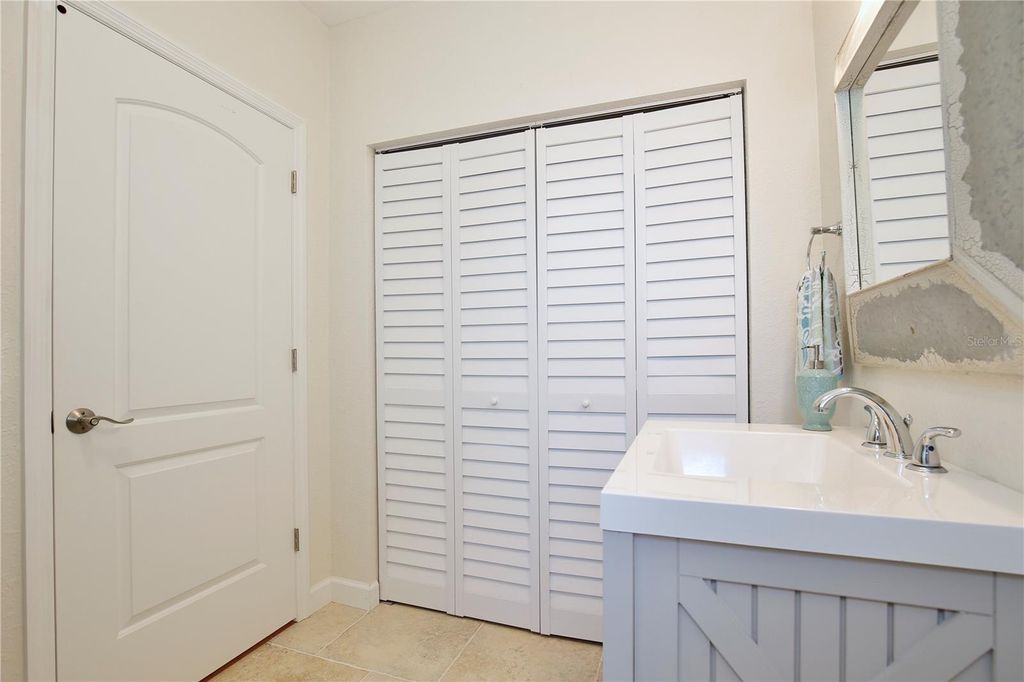 Image 67 of property listing at 210 N RIVERSIDE DRIVE, Edgewater, FL 32132