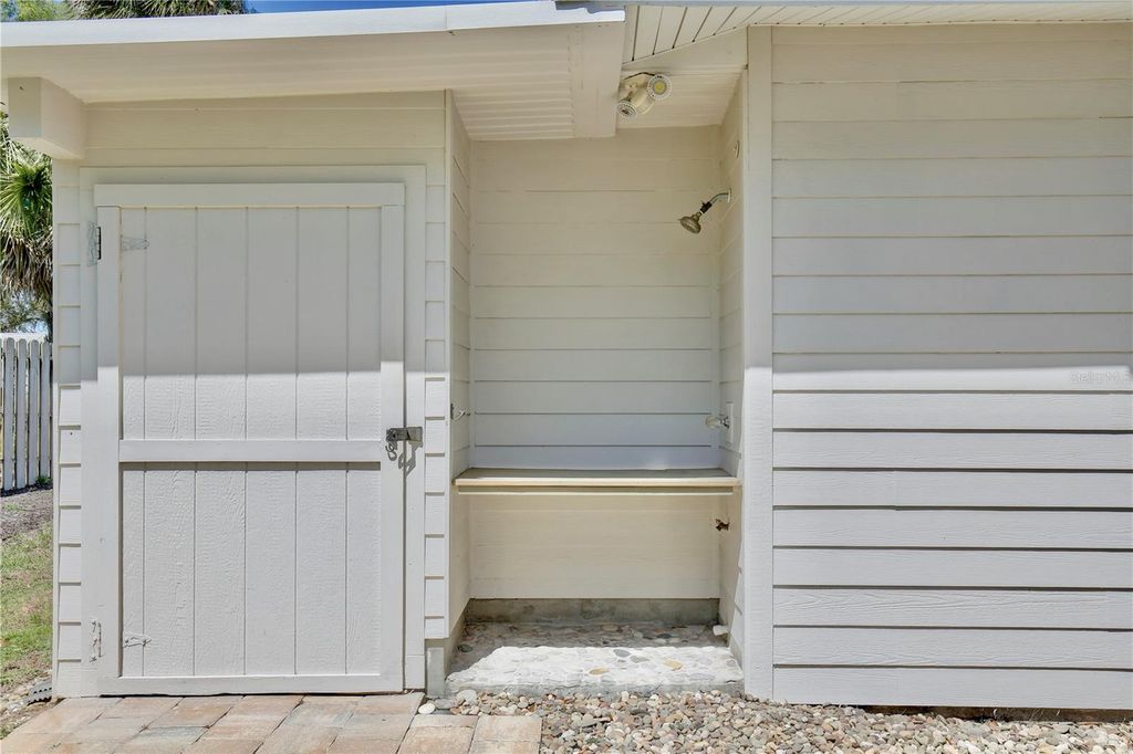 Image 70 of property listing at 210 N RIVERSIDE DRIVE, Edgewater, FL 32132