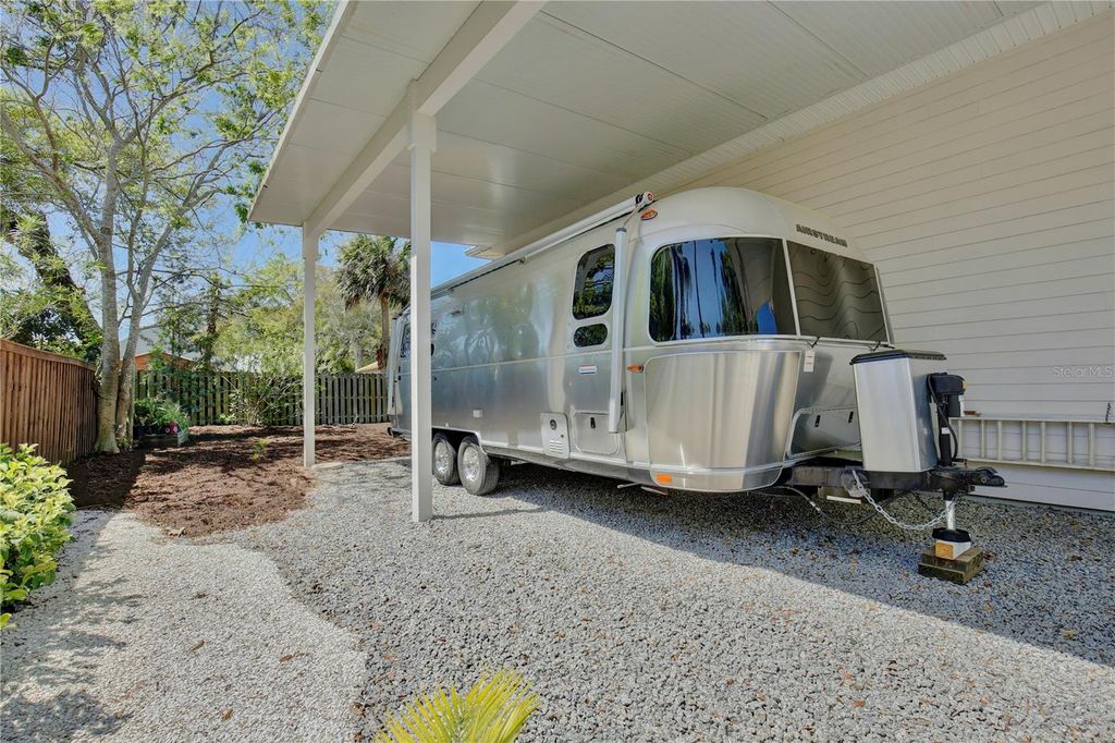 Image 71 of property listing at 210 N RIVERSIDE DRIVE, Edgewater, FL 32132