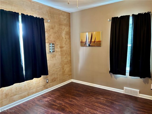 32 Linden Avenue, Niles, OH 44446