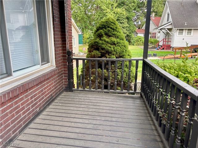 32 Linden Avenue, Niles, OH 44446