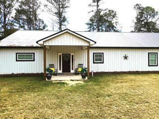 169 E Sheppard Street, Stapleton, GA 30823