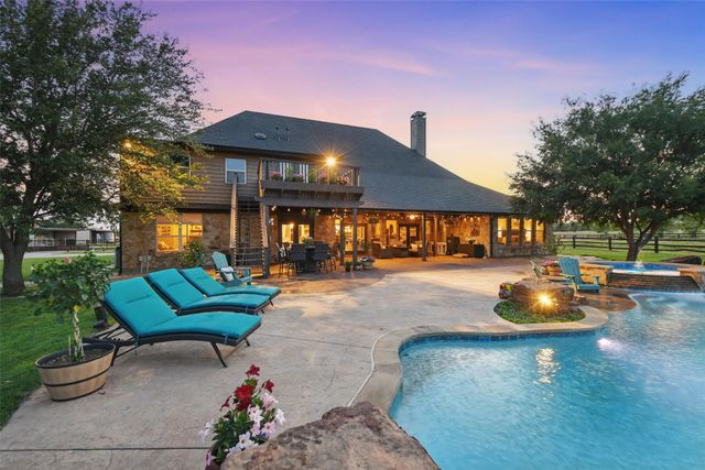 12201 Madison Lane, Justin, TX 76247