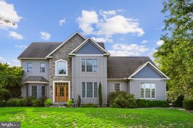 1096 COUNTRY CLUB RD, Camp Hill, PA 17011