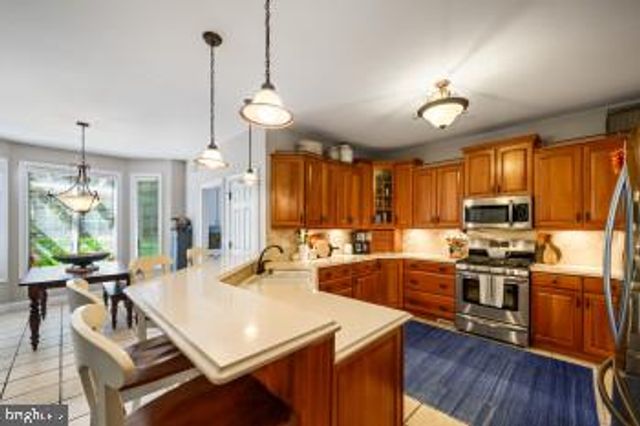 1096 COUNTRY CLUB RD, Camp Hill, PA 17011