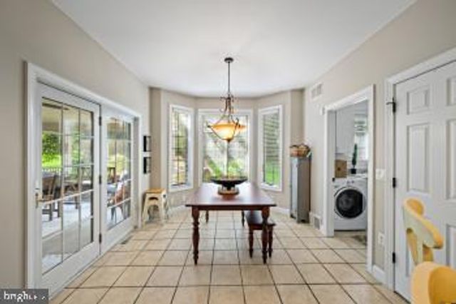 1096 COUNTRY CLUB RD, Camp Hill, PA 17011