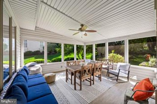 1096 COUNTRY CLUB RD, Camp Hill, PA 17011