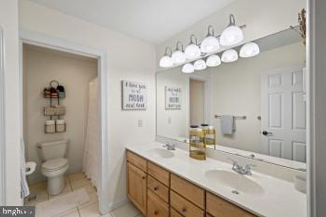 1096 COUNTRY CLUB RD, Camp Hill, PA 17011