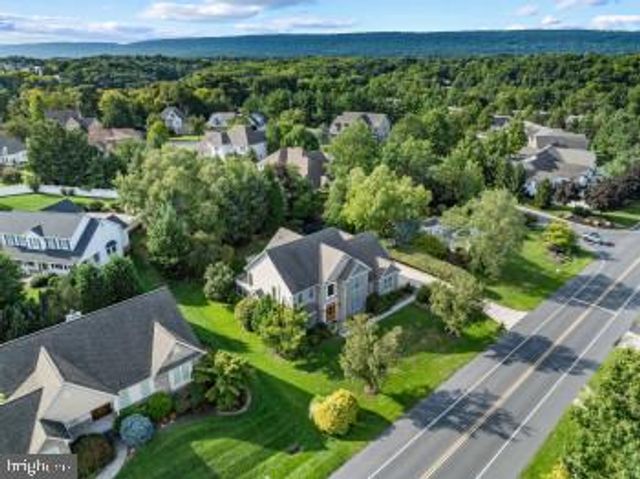 1096 COUNTRY CLUB RD, Camp Hill, PA 17011