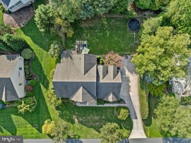 1096 COUNTRY CLUB RD, Camp Hill, PA 17011