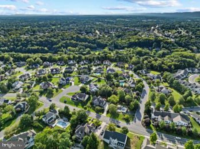 1096 COUNTRY CLUB RD, Camp Hill, PA 17011