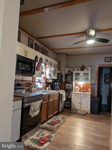 6 N FRONT STREET, Wormleysburg, PA 17043