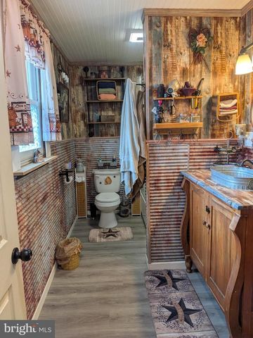 6 N FRONT STREET, Wormleysburg, PA 17043