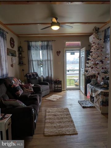 6 N FRONT STREET, Wormleysburg, PA 17043