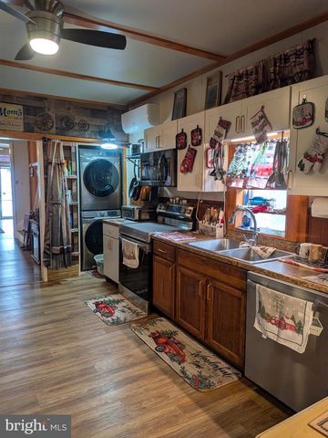 6 N FRONT STREET, Wormleysburg, PA 17043