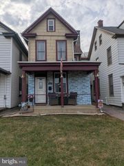 6 N FRONT STREET, Wormleysburg, PA 17043