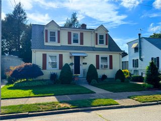 115 Slater Park Avenue, Pawtucket, RI 02861