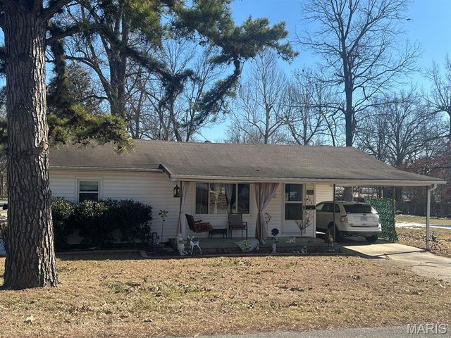 708 N Hickory Street, Dexter, MO 63841