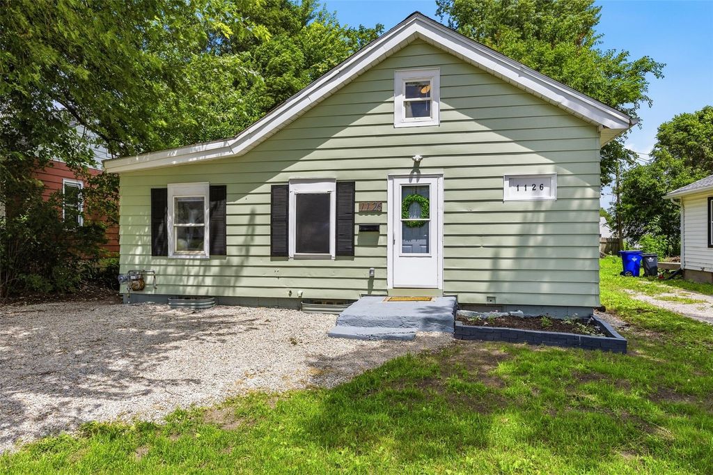 1126 32nd Street NE, Cedar Rapids, IA 52402
