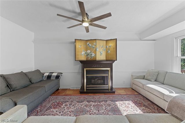 5268 Edenhurst Road, Lyndhurst, OH 44124