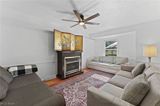 5268 Edenhurst Road, Lyndhurst, OH 44124