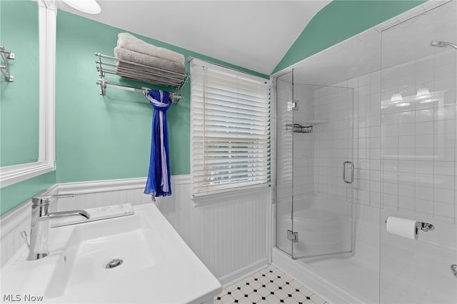 5268 Edenhurst Road, Lyndhurst, OH 44124