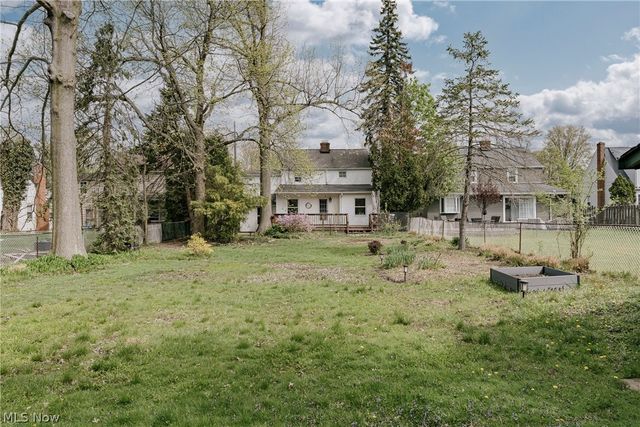 5268 Edenhurst Road, Lyndhurst, OH 44124