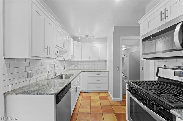 5268 Edenhurst Road, Lyndhurst, OH 44124