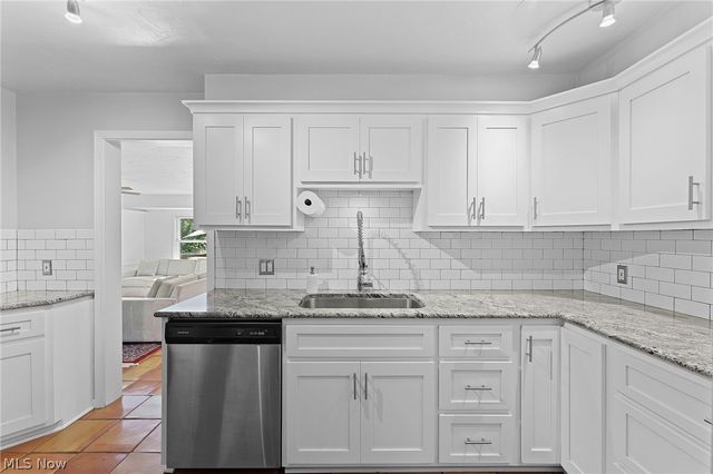 5268 Edenhurst Road, Lyndhurst, OH 44124