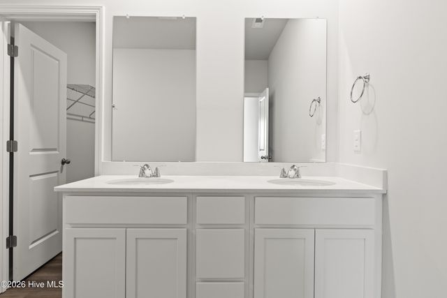 612 S Squires Run Lane, Richlands, NC 28574